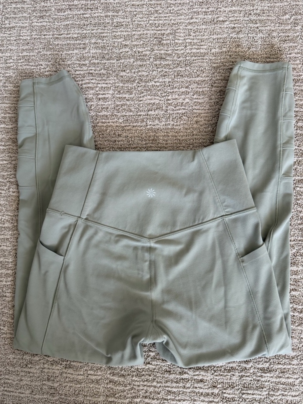Athleta Salutation Stash Pocket II Cinch 7/8 Tight